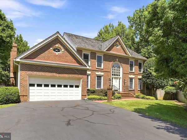 8814 SURREY COURT, ALEXANDRIA, VA 22309