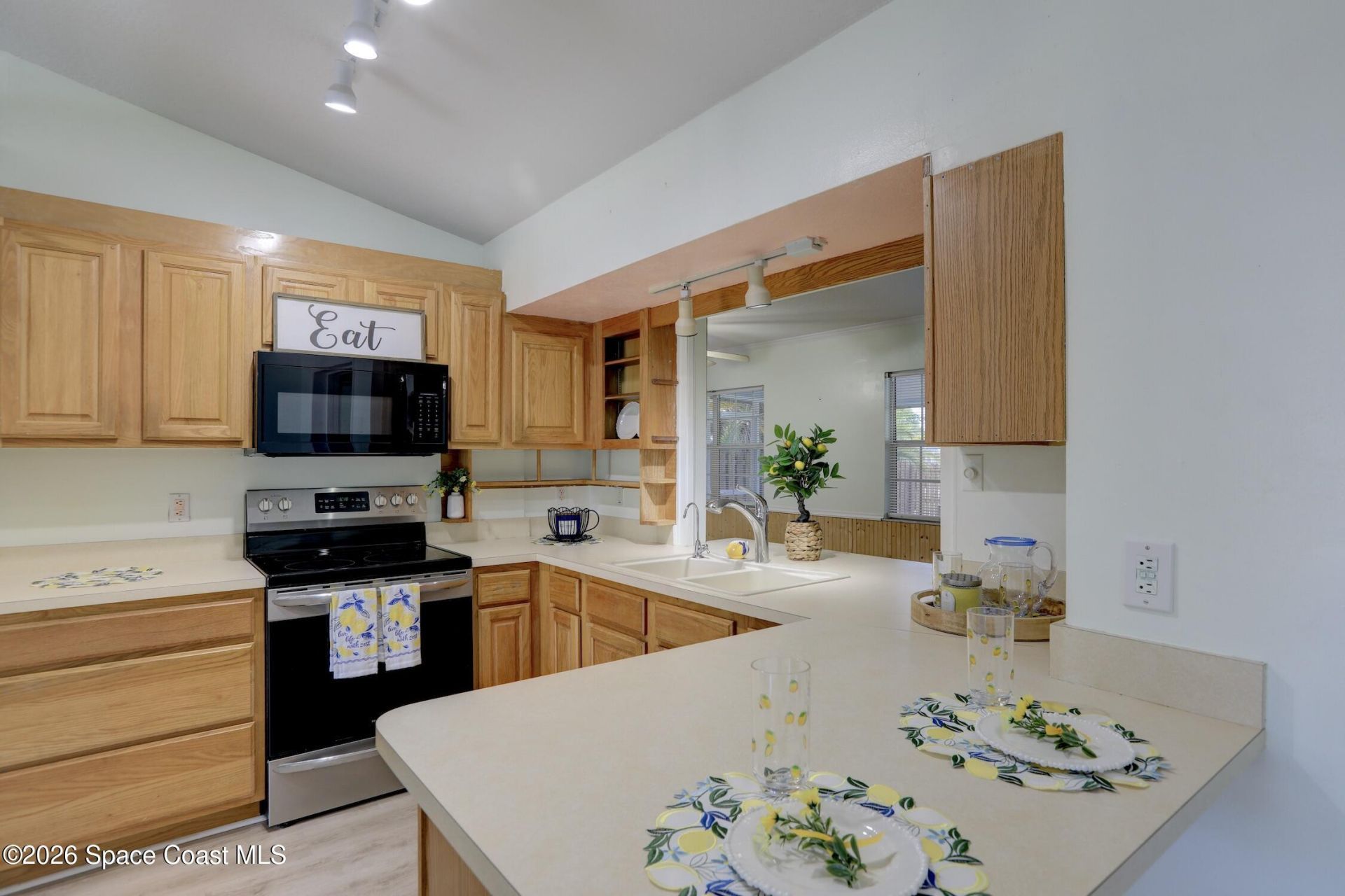 243 Dickens Avenue , Sebastian, FL 32958 Photo