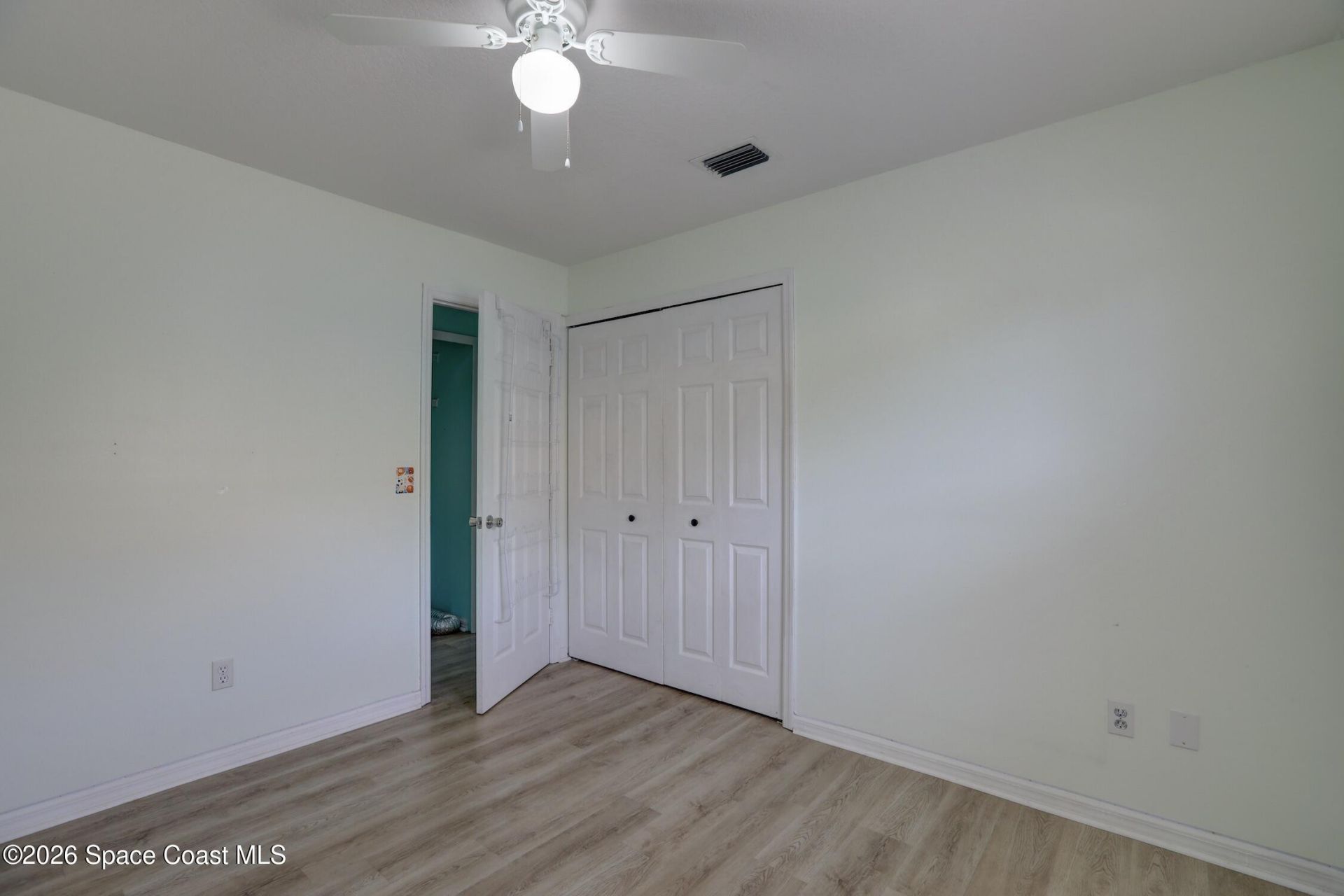 243 Dickens Avenue , Sebastian, FL 32958 Photo