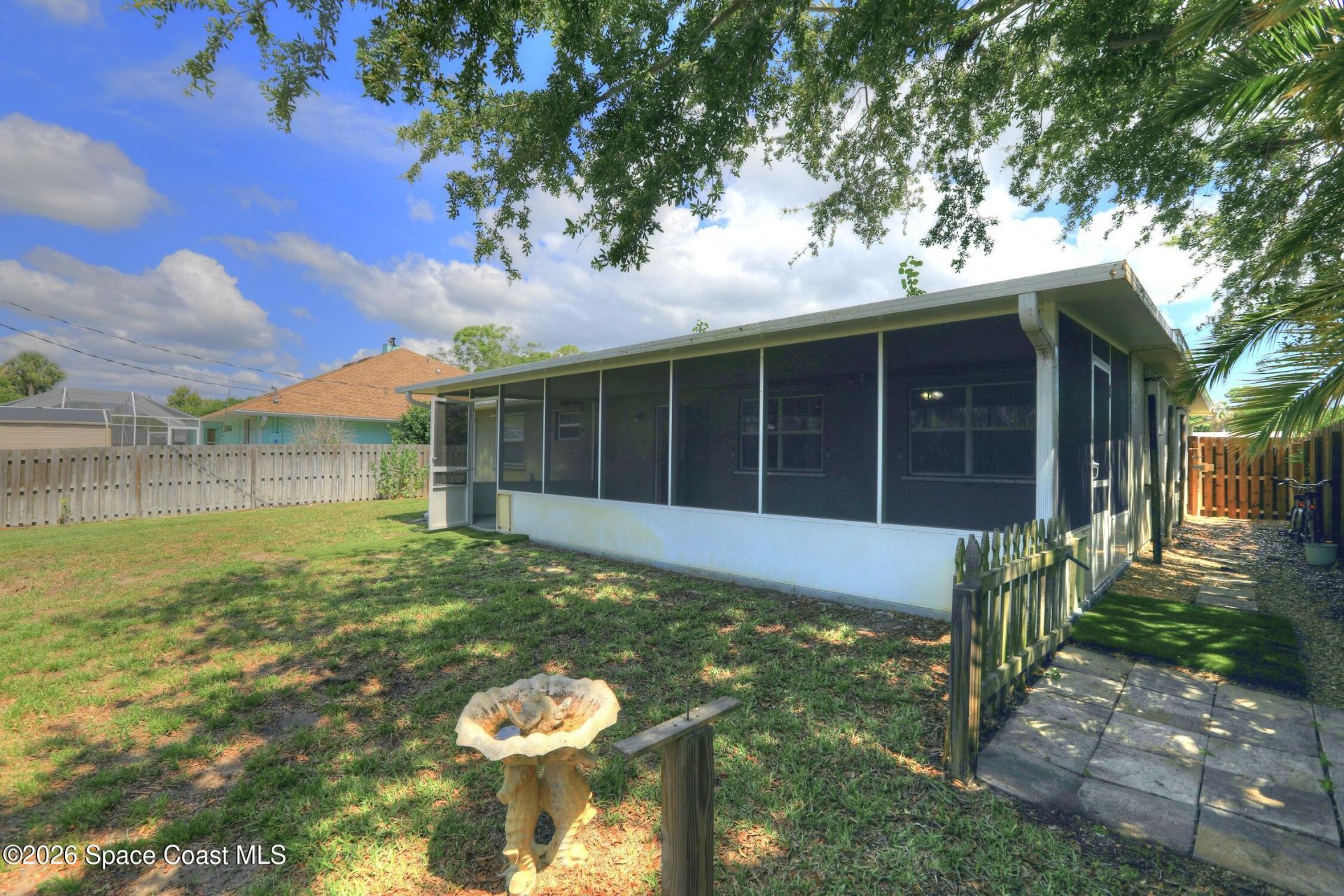 243 Dickens Avenue , Sebastian, FL 32958 Photo