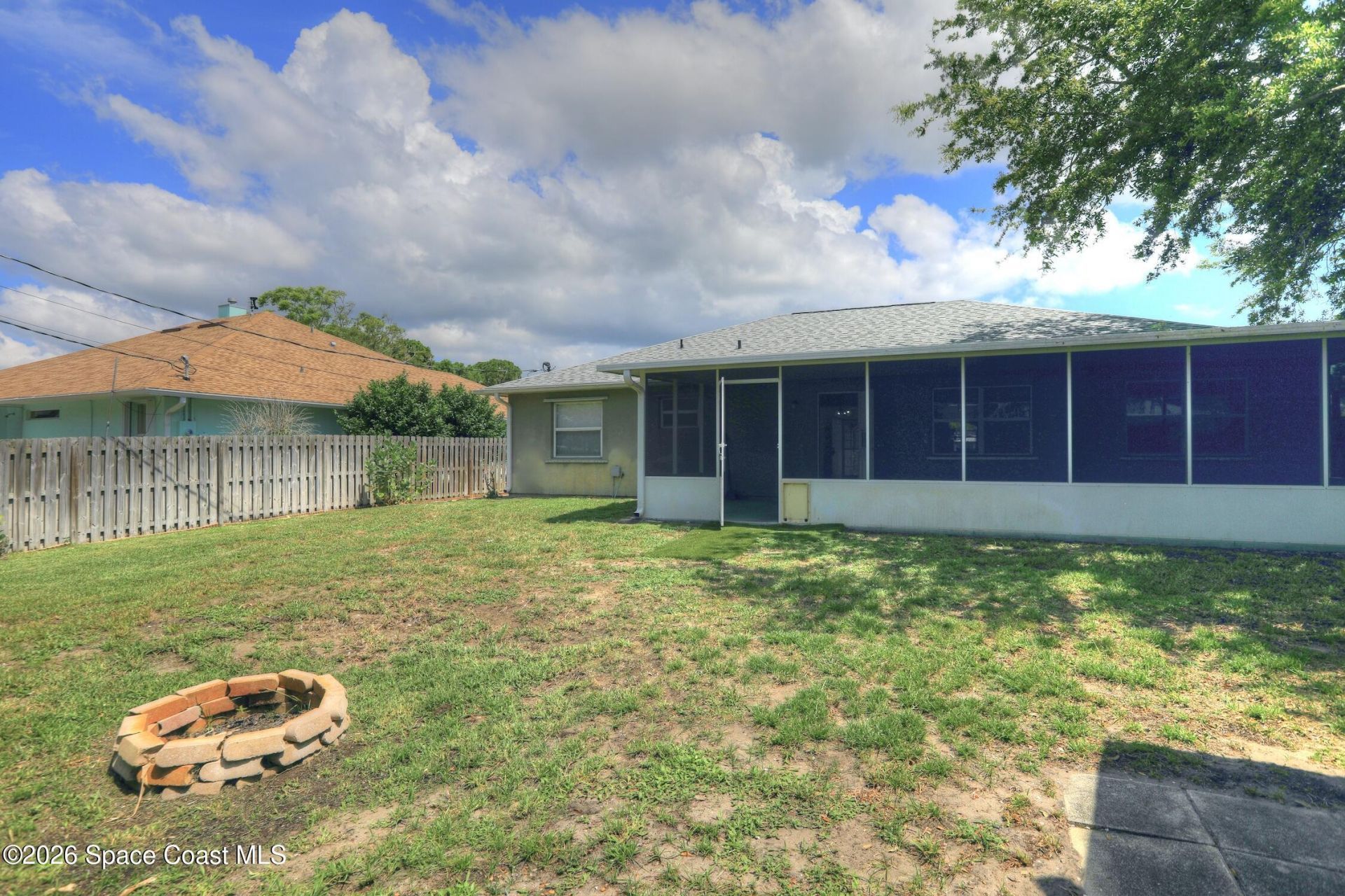 243 Dickens Avenue , Sebastian, FL 32958 Photo