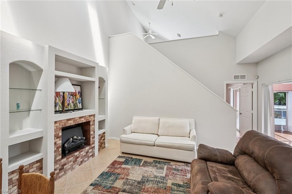 4337 Covey Cir, Unit 9C, Naples, FL 34109 Photo