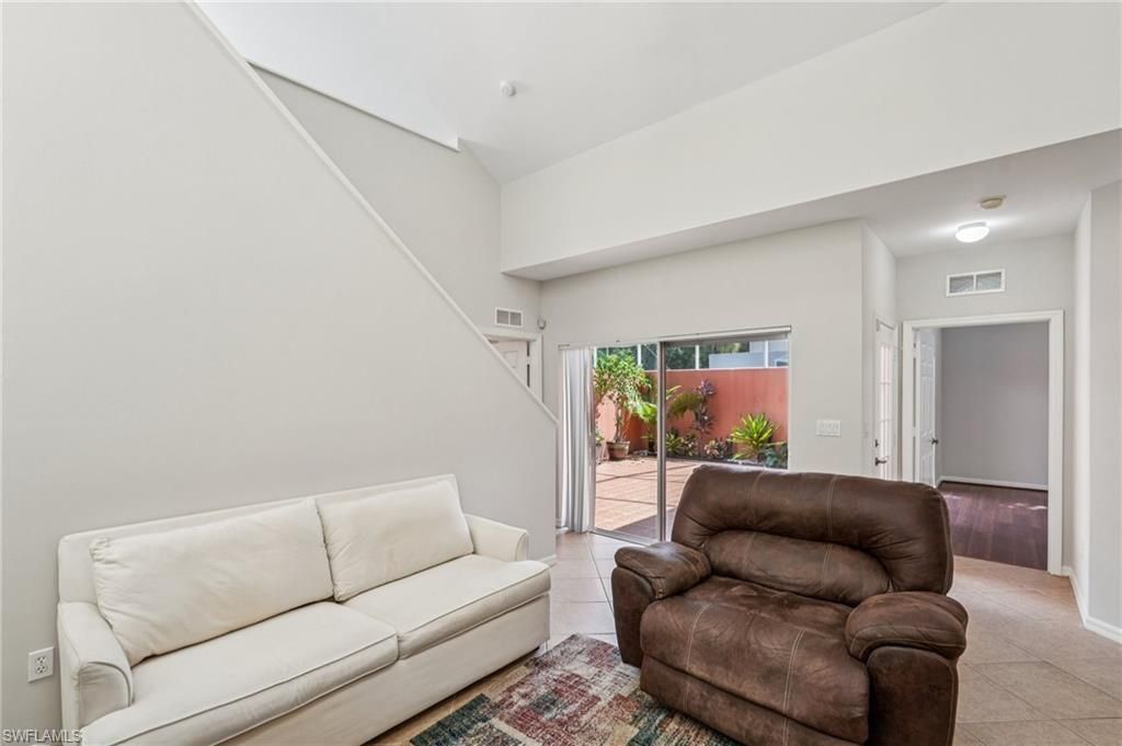 4337 Covey Cir, Unit 9C, Naples, FL 34109 Photo