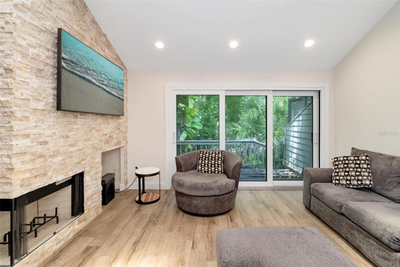 5182 Lancewood Drive, Unit 14, Sarasota, FL 34232 Photo
