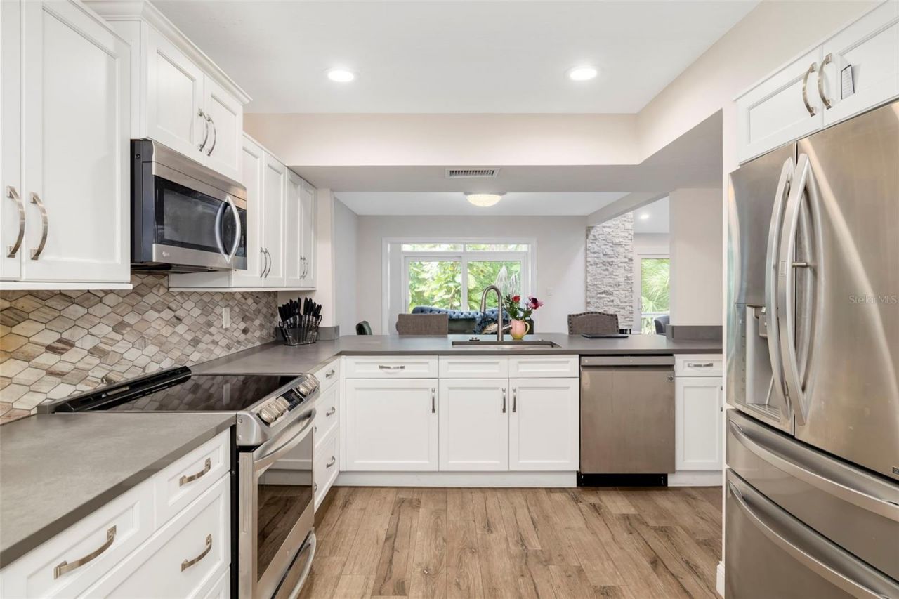 5182 Lancewood Drive, Unit 14, Sarasota, FL 34232 Photo