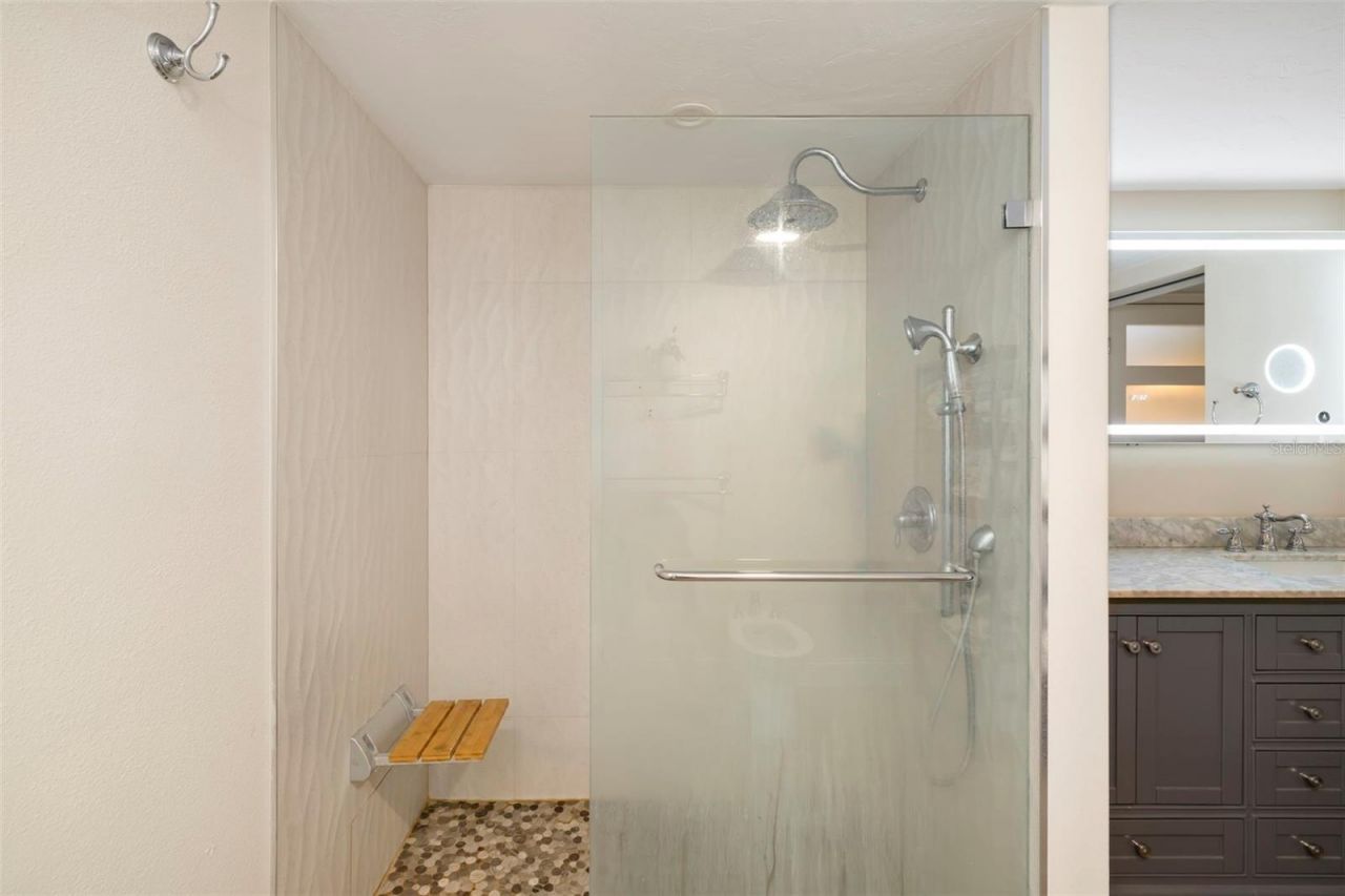 5182 Lancewood Drive, Unit 14, Sarasota, FL 34232 Photo
