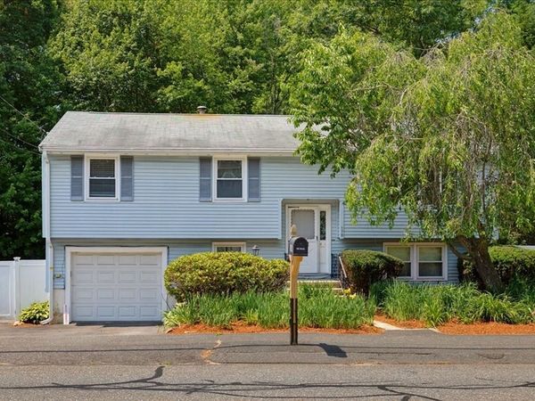 179 Fox Hill Rd, Burlington, MA 01803