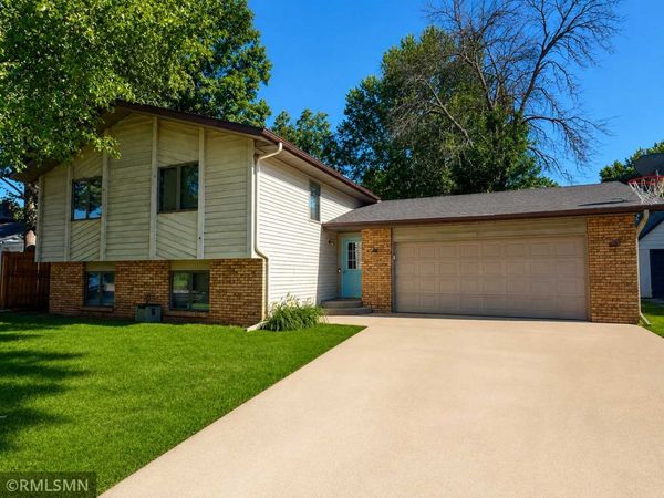 815 10th Street W, Hastings, MN 55033
