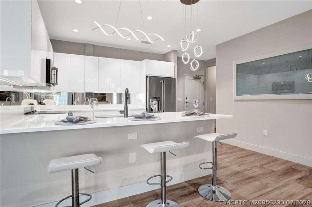 41 Seminole SW Street, Unit 310, Stuart, FL 34994 Photo