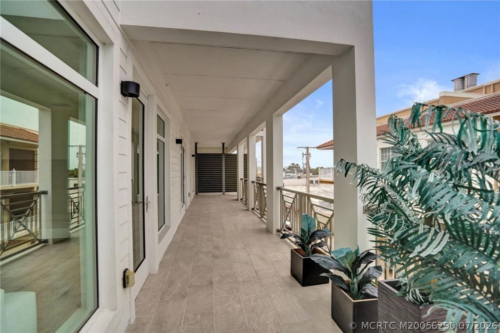 41 Seminole SW Street, Unit 310, Stuart, FL 34994 Photo