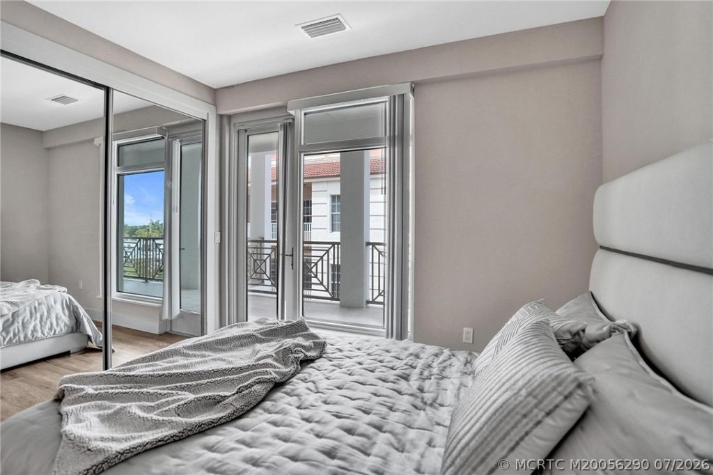 41 Seminole SW Street, Unit 310, Stuart, FL 34994 Photo