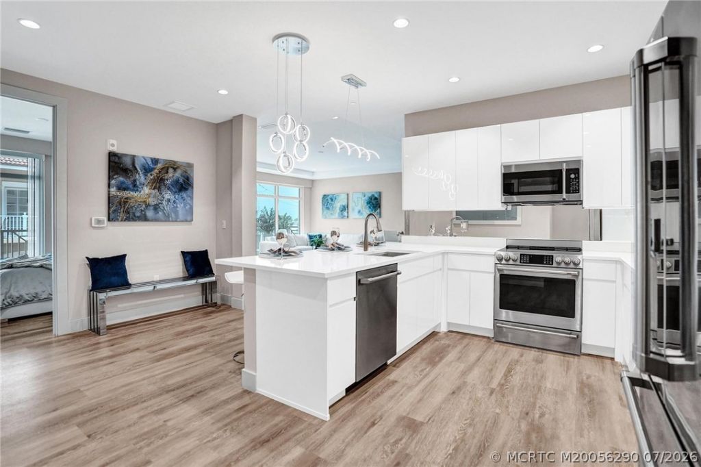 41 Seminole SW Street, Unit 310, Stuart, FL 34994 Photo