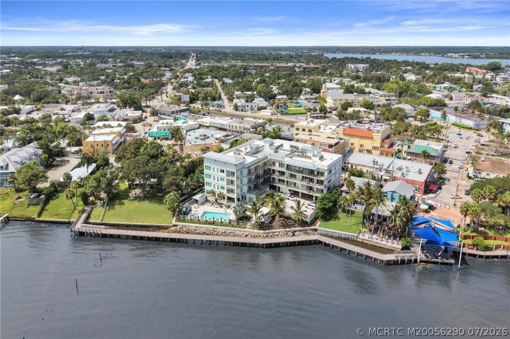 41 Seminole SW Street, Unit 310, Stuart, FL 34994 Photo