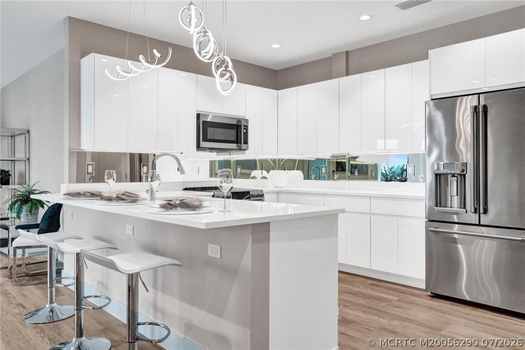 41 Seminole SW Street, Unit 310, Stuart, FL 34994 Photo
