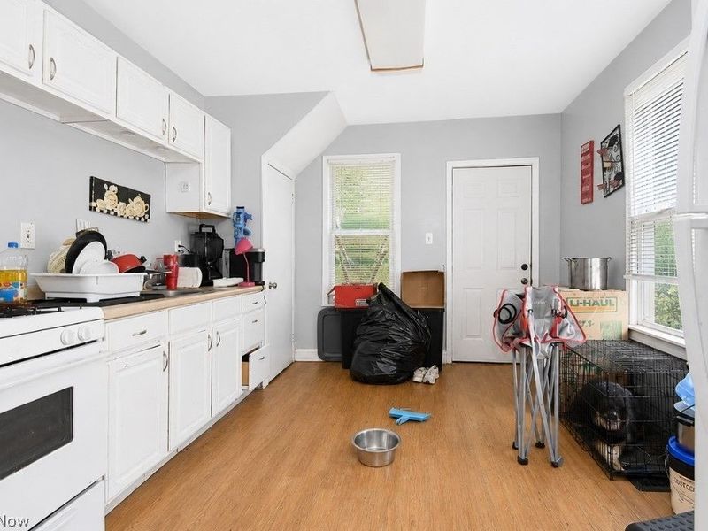 15811 Arcade Avenue, Cleveland, OH 44110 Photo 10