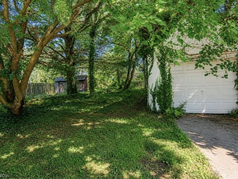15811 Arcade Avenue, Cleveland, OH 44110 Photo 20