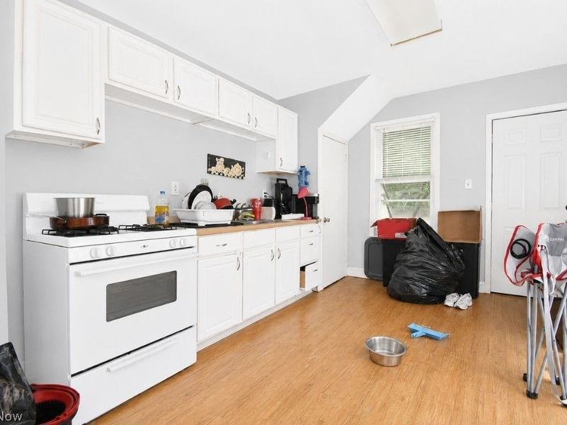 15811 Arcade Avenue, Cleveland, OH 44110 Photo 9