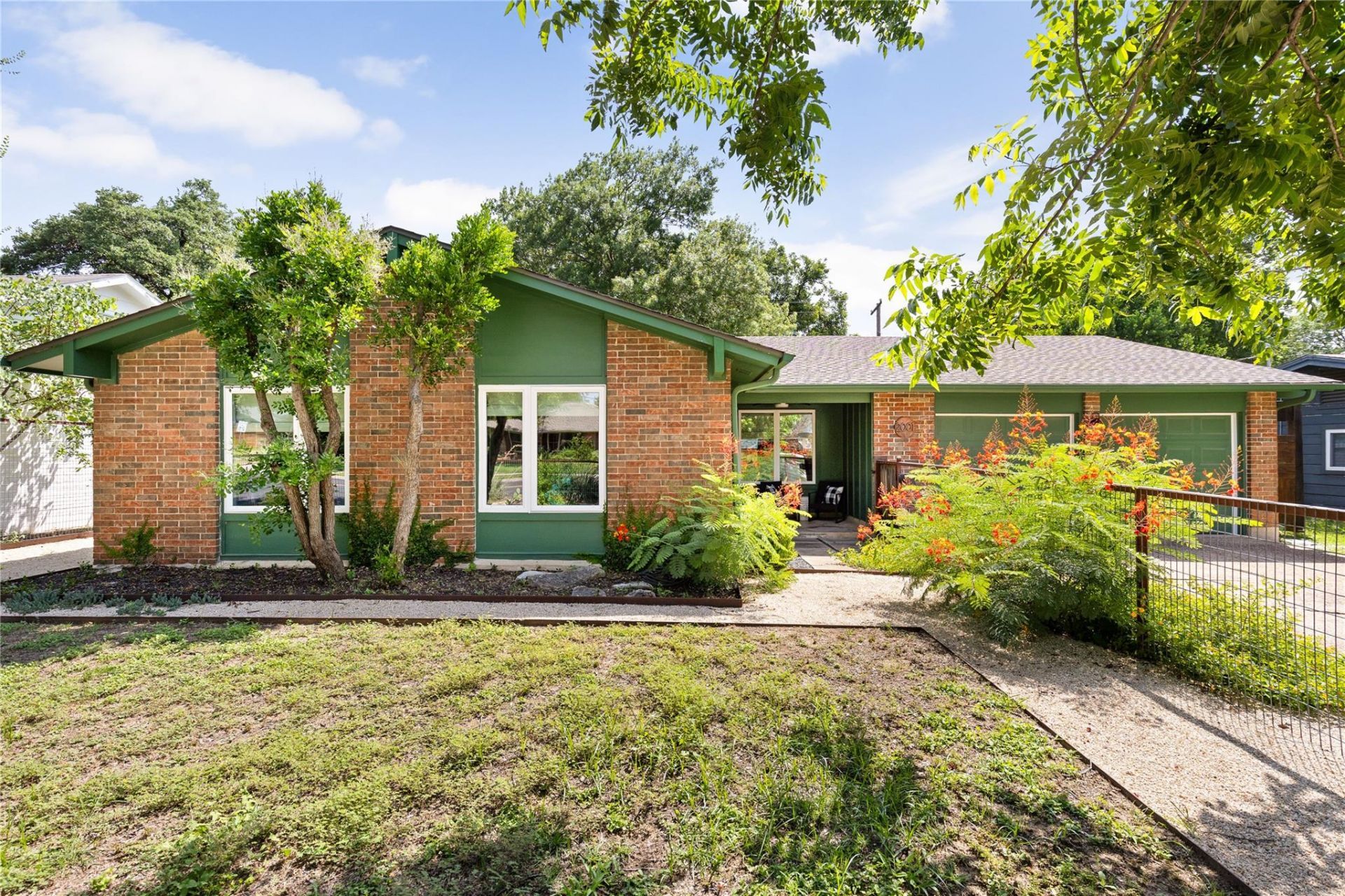 2001 Teakwood Dr, Austin, TX 78757 Main Photo
