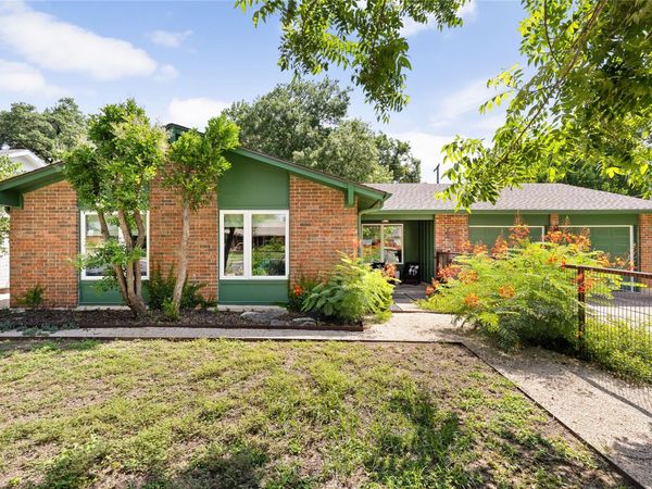 2001 Teakwood DR, Austin, TX 78757