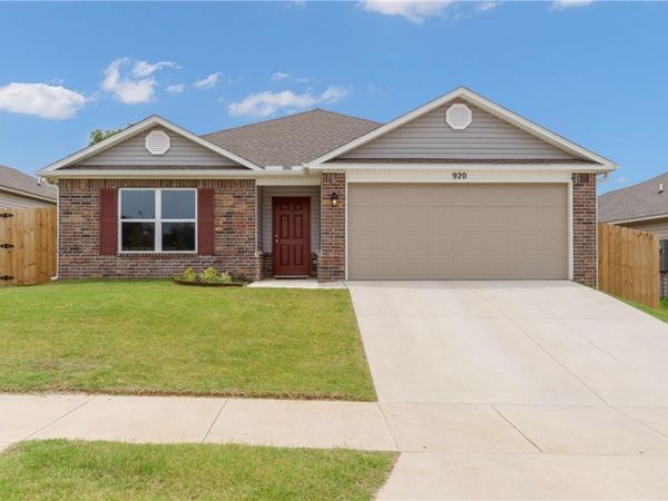 920 S Brambling Lane , Fayetteville, AR 72701