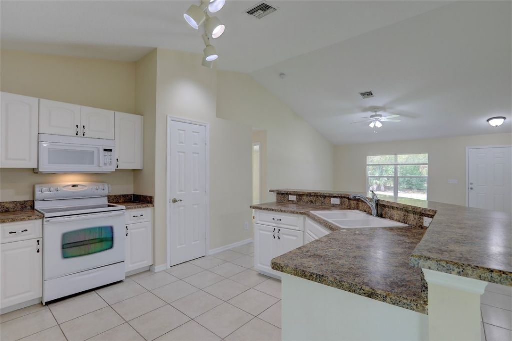 8386 106th Avenue, Vero Beach, FL 32967 Photo