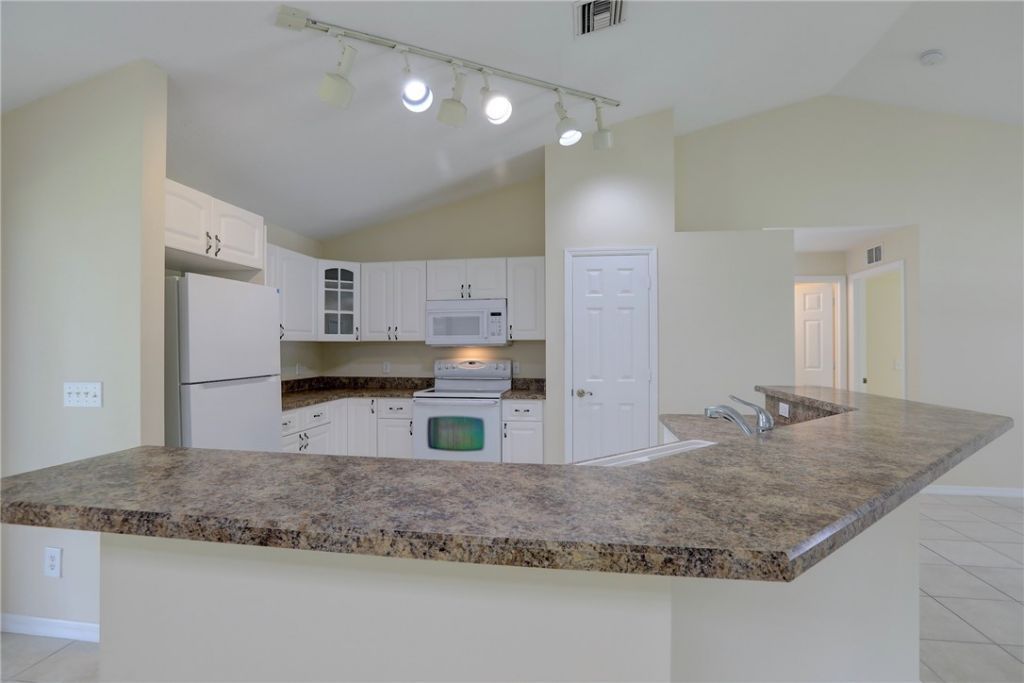 8386 106th Avenue, Vero Beach, FL 32967 Photo