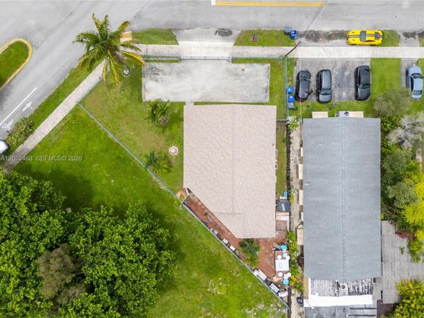 5829 Taylor St , Hollywood, FL 33021