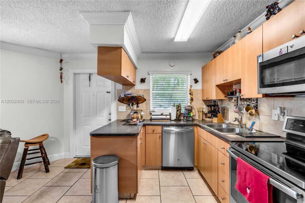 5829 Taylor St , Hollywood, FL 33021 Photo
