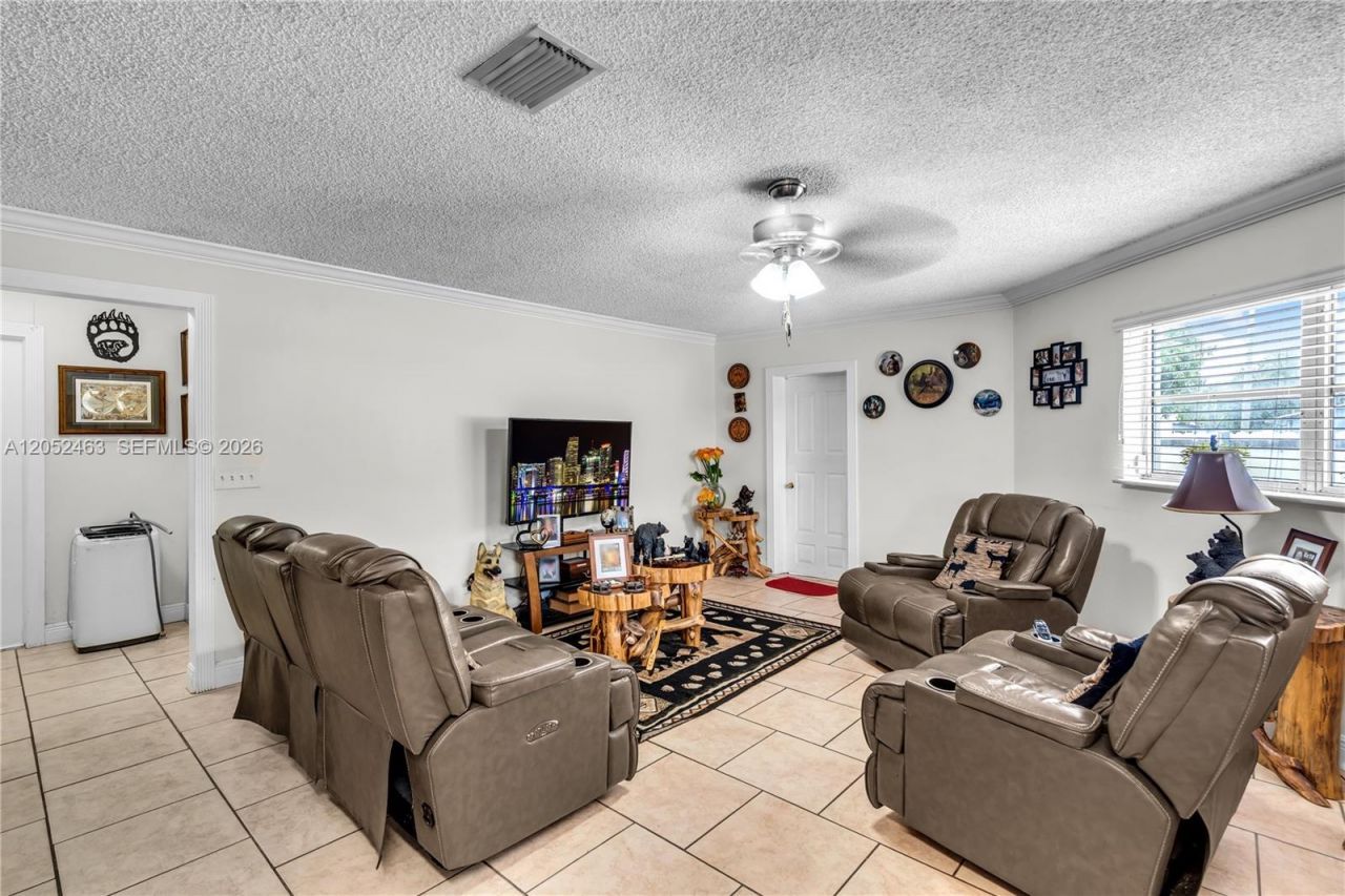 5829 Taylor St , Hollywood, FL 33021 Photo