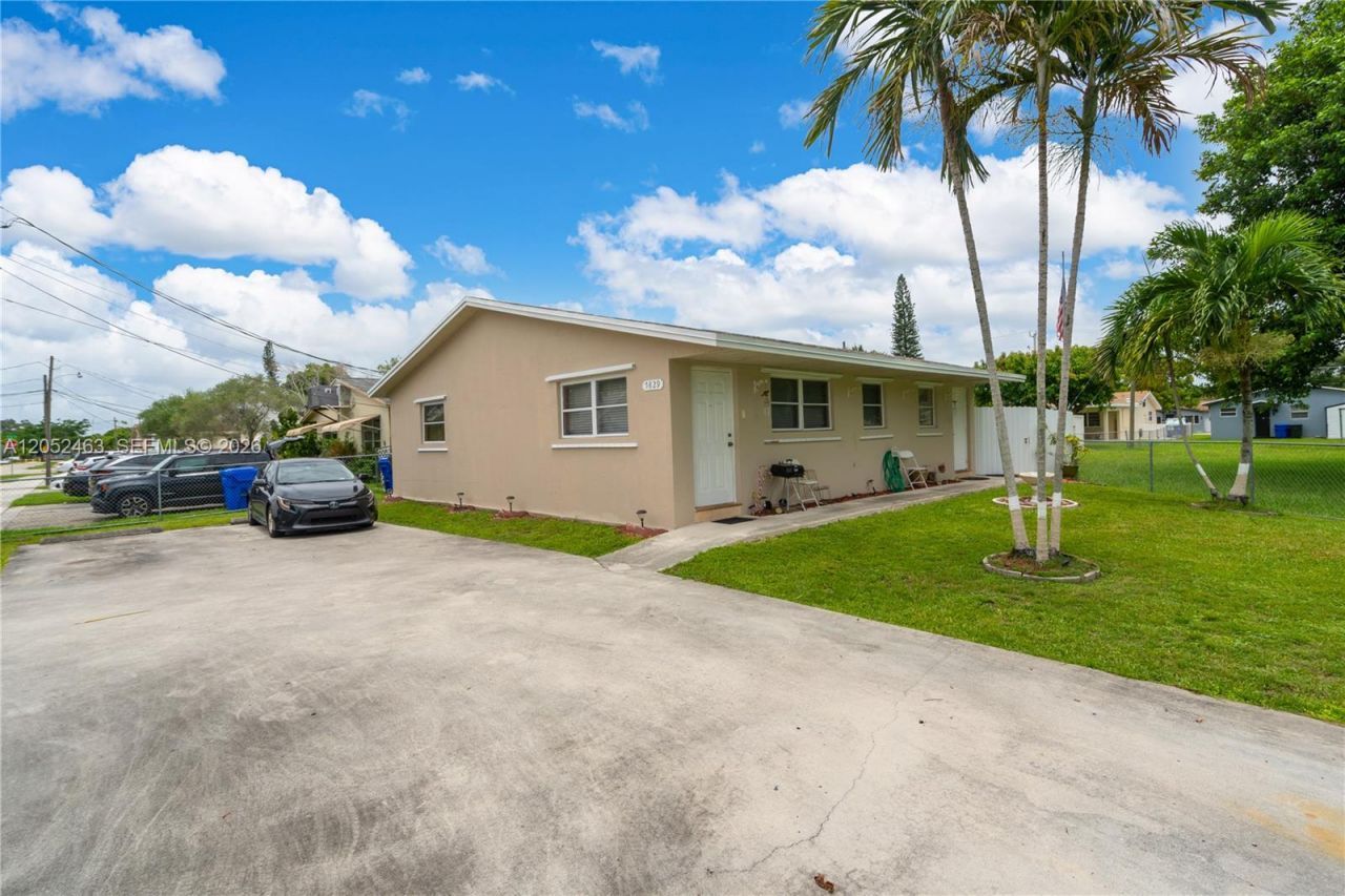 5829 Taylor St , Hollywood, FL 33021 Photo