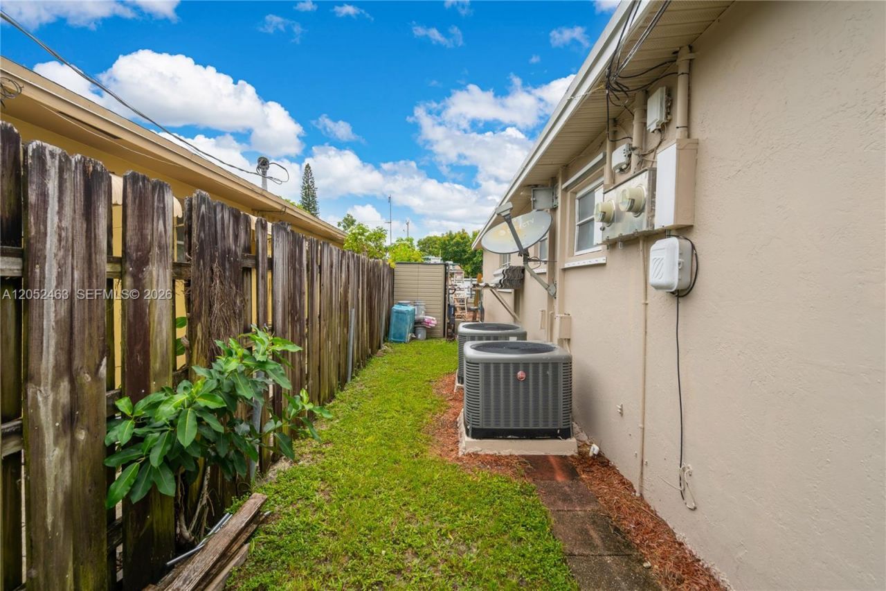 5829 Taylor St , Hollywood, FL 33021 Photo