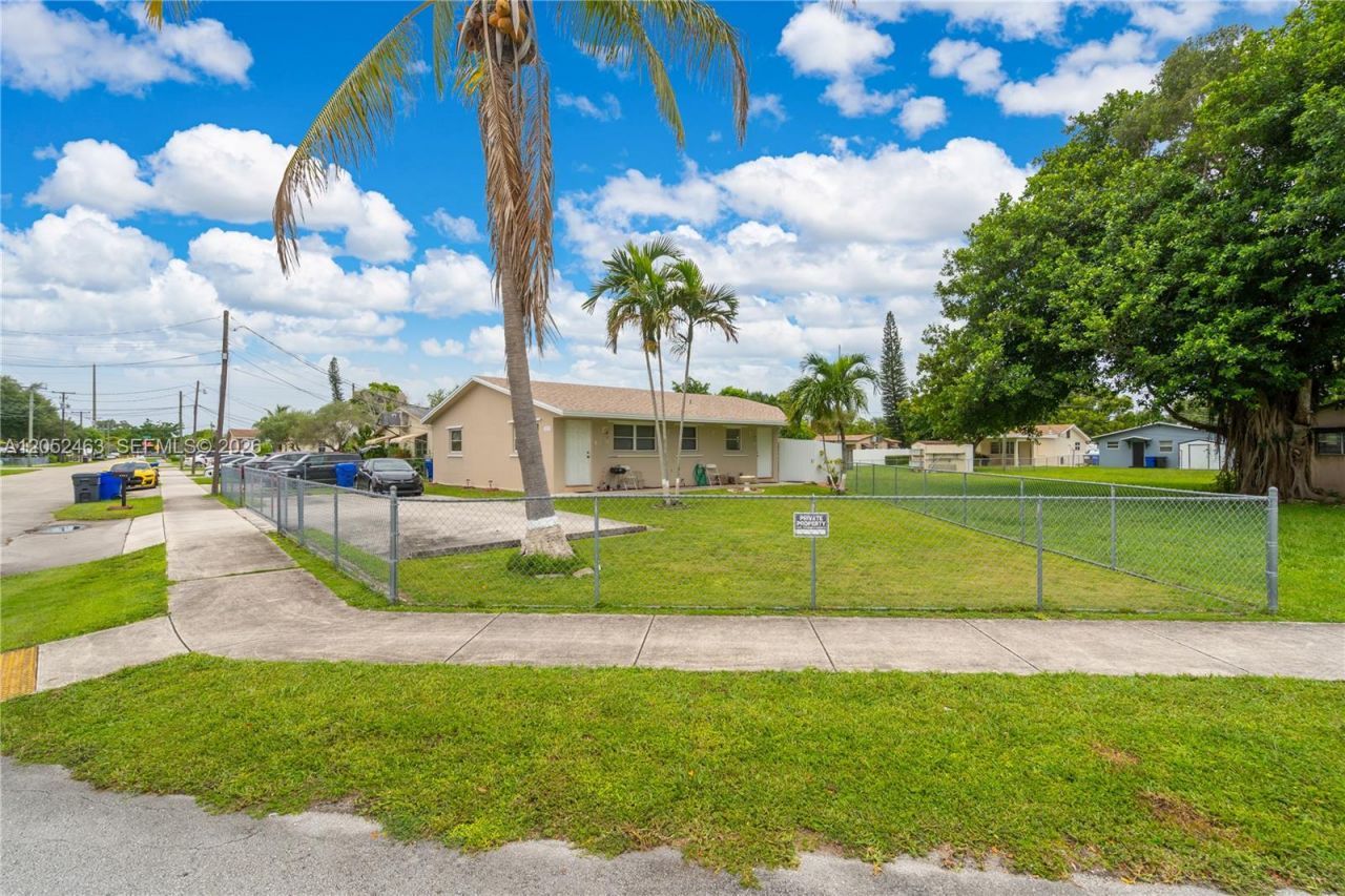 5829 Taylor St , Hollywood, FL 33021 Photo