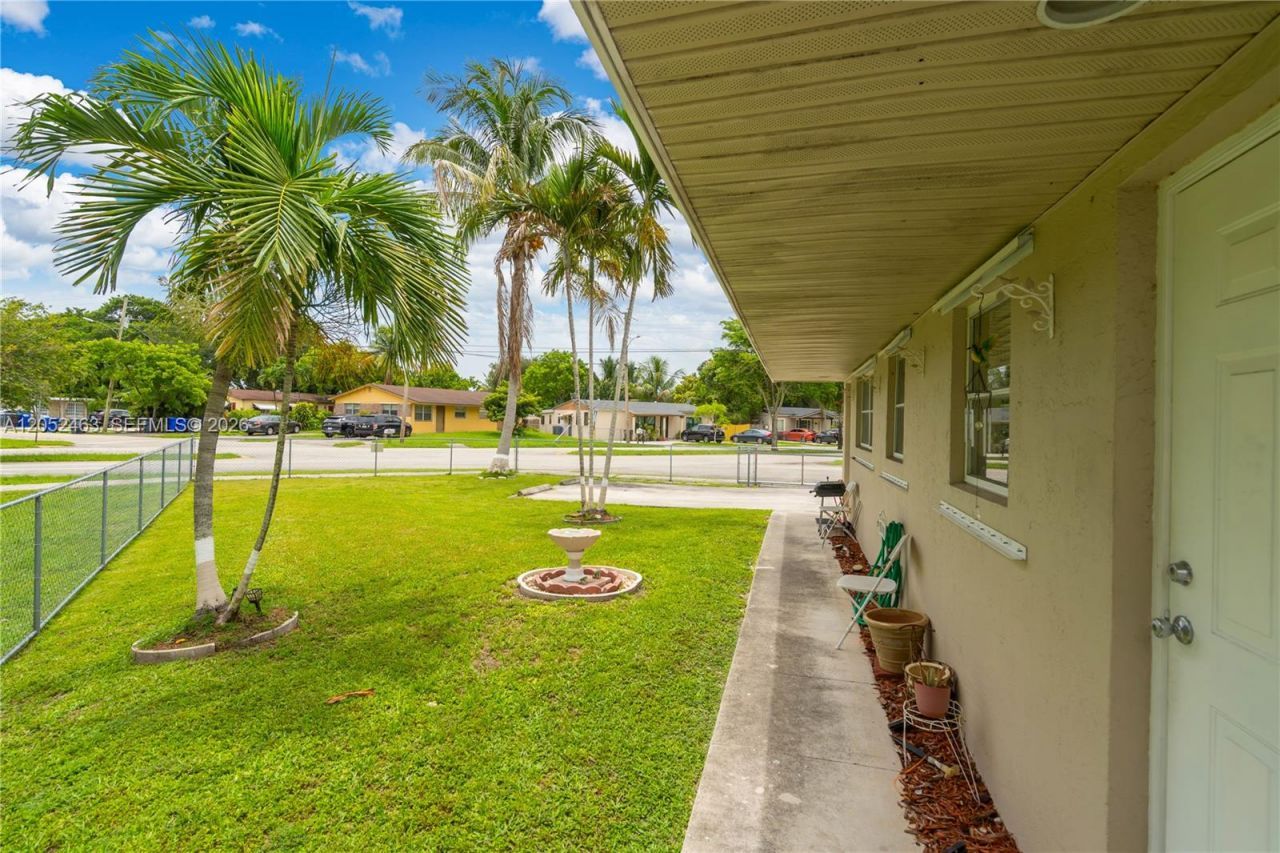 5829 Taylor St , Hollywood, FL 33021 Photo