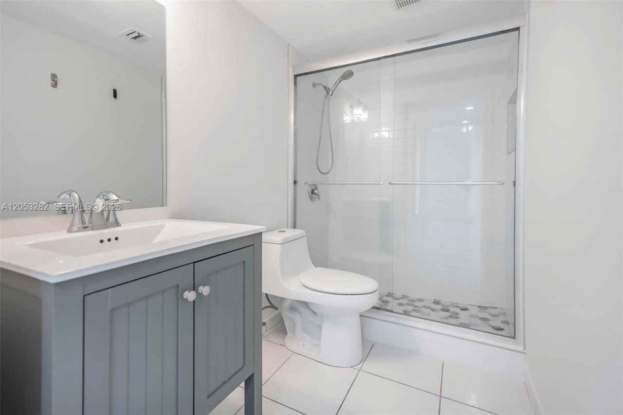 1650 Coral Way, Unit 604, Miami, FL 33145 Photo