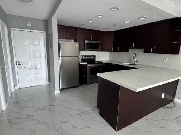 6930 Miami Gardens Dr , Unit 1-515, Hialeah, FL 33015