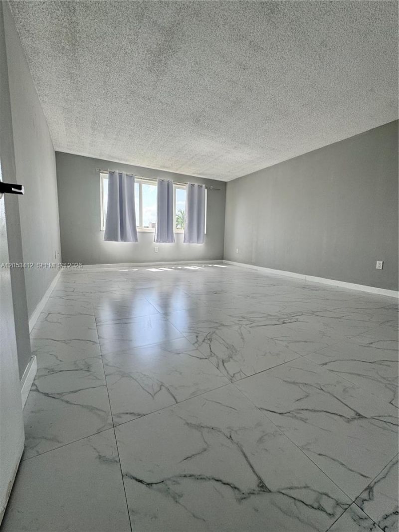 6930 Miami Gardens Dr , Unit 1-515, Hialeah, FL 33015 Photo