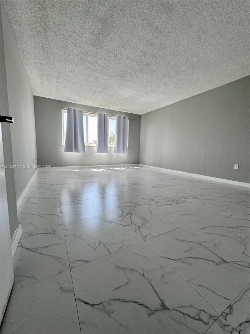 6930 Miami Gardens Dr , Unit 1-515, Hialeah, FL 33015 Photo