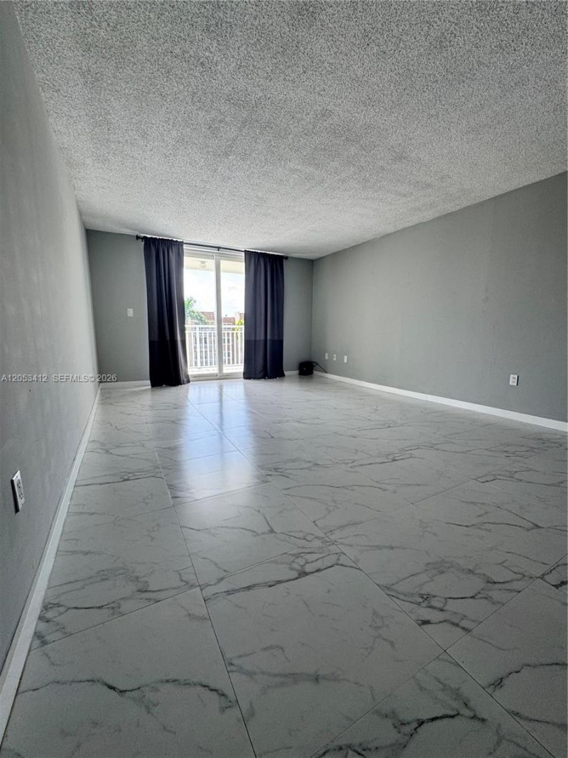 6930 Miami Gardens Dr , Unit 1-515, Hialeah, FL 33015 Photo