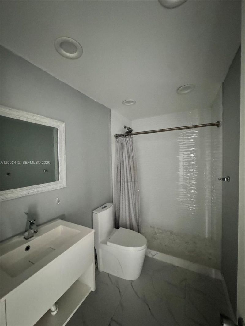 6930 Miami Gardens Dr , Unit 1-515, Hialeah, FL 33015 Photo