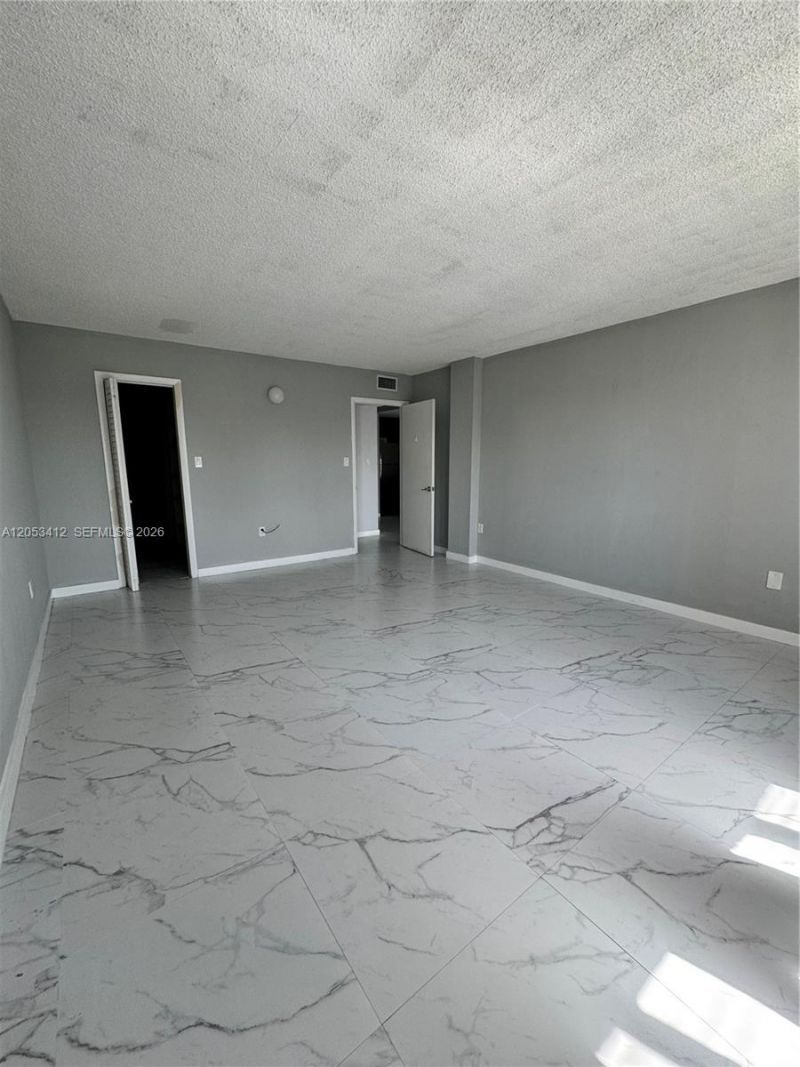 6930 Miami Gardens Dr , Unit 1-515, Hialeah, FL 33015 Photo