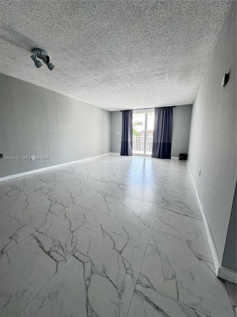 6930 Miami Gardens Dr , Unit 1-515, Hialeah, FL 33015 Photo