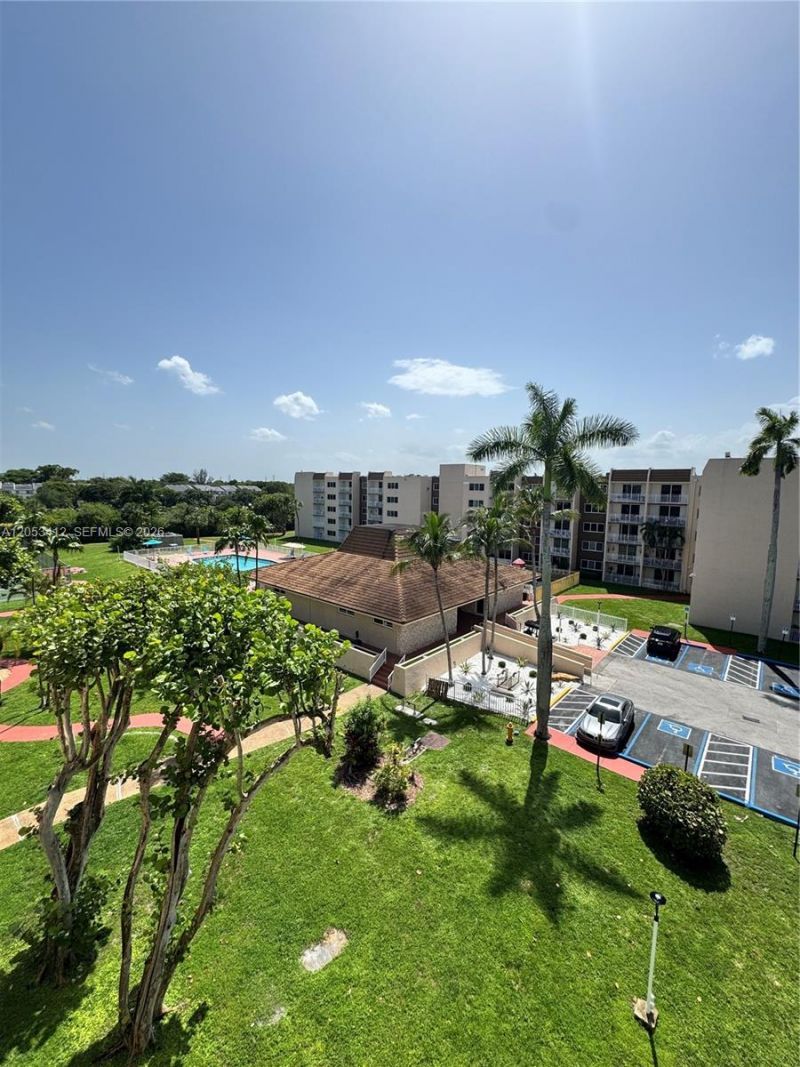 6930 Miami Gardens Dr , Unit 1-515, Hialeah, FL 33015 Photo