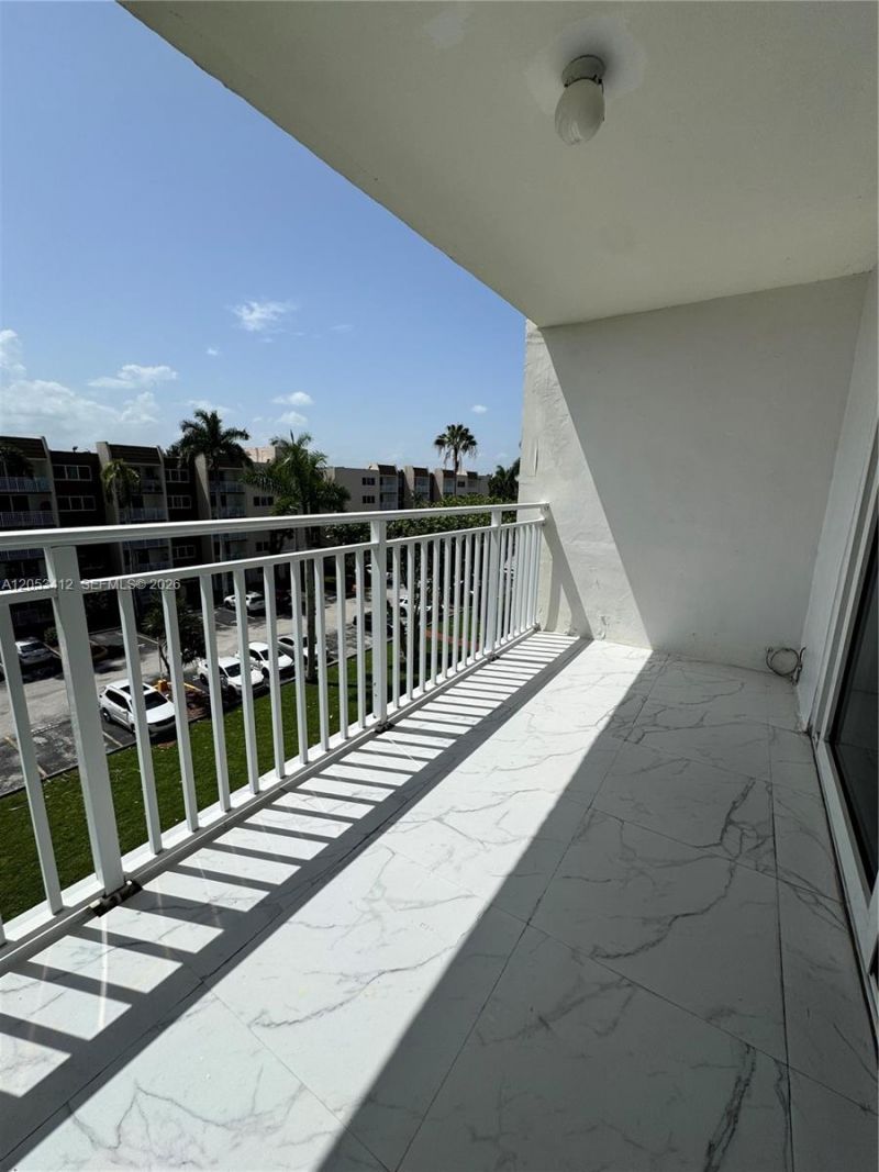 6930 Miami Gardens Dr , Unit 1-515, Hialeah, FL 33015 Photo