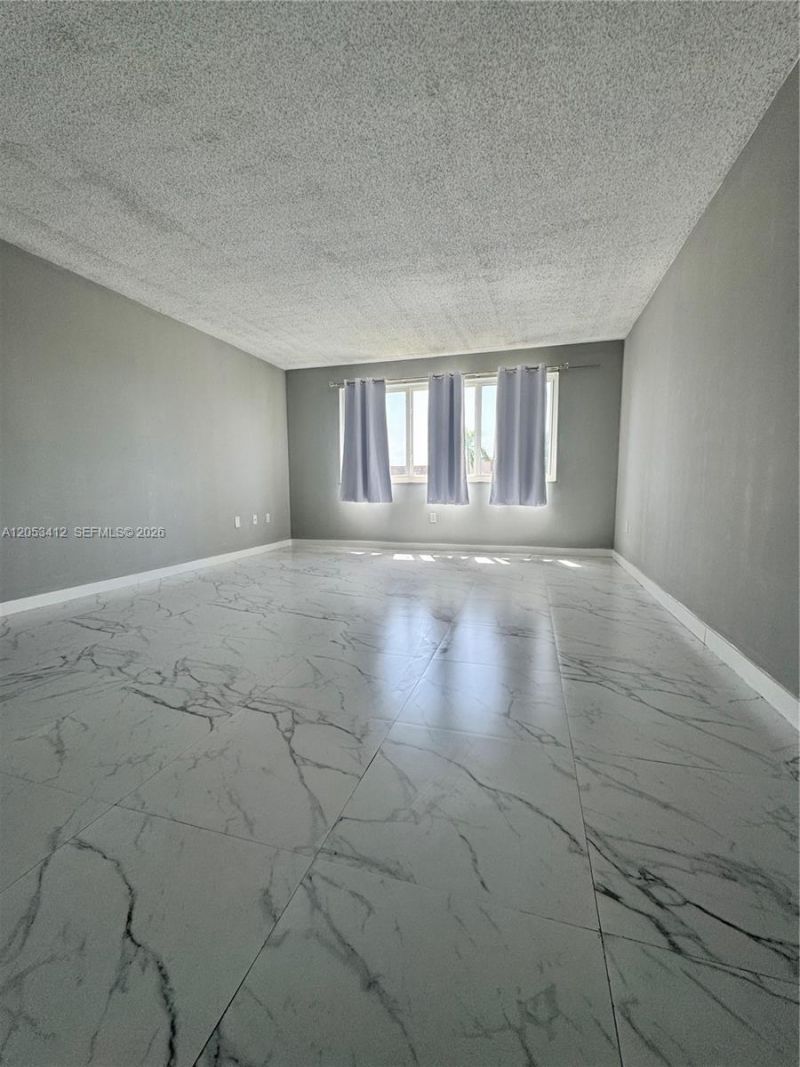 6930 Miami Gardens Dr , Unit 1-515, Hialeah, FL 33015 Photo