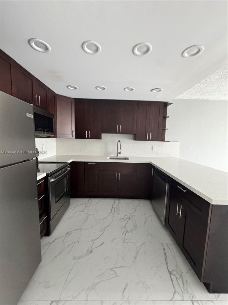 6930 Miami Gardens Dr , Unit 1-515, Hialeah, FL 33015 Photo