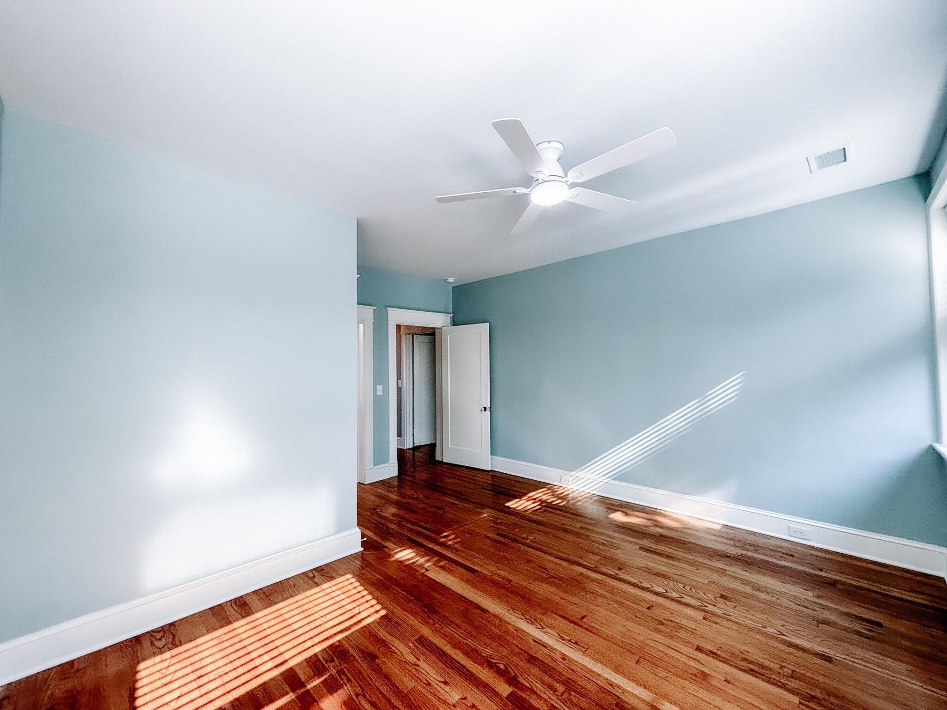 195 Tradd Street Photo 32