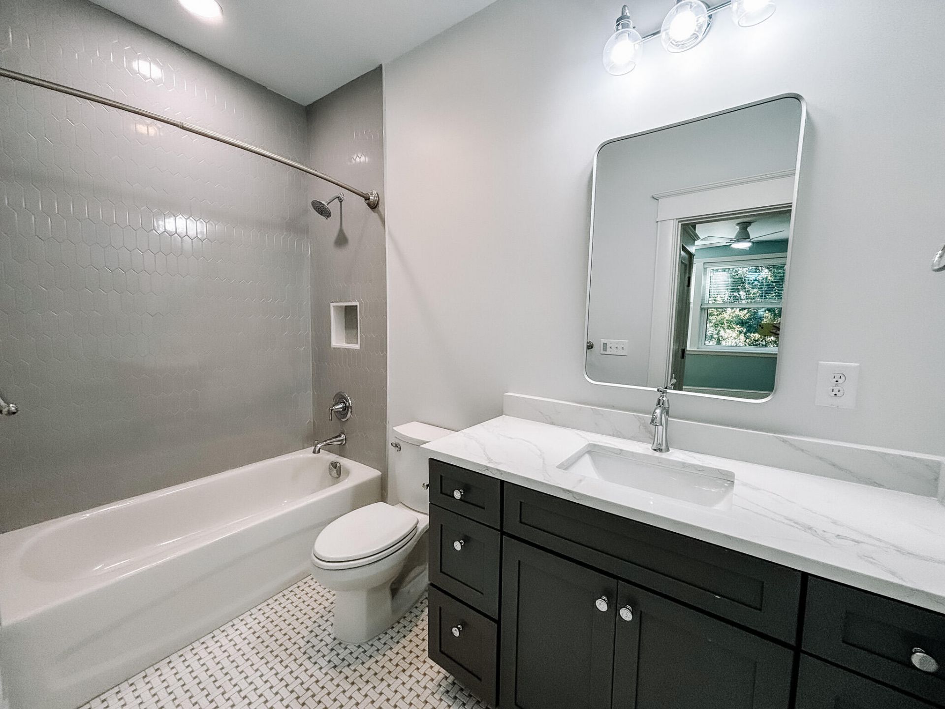 195 Tradd Street Photo 36