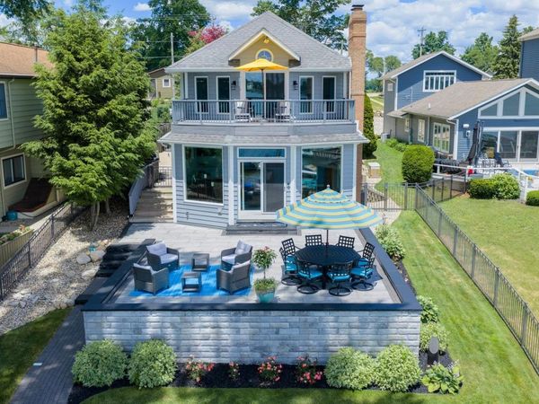23631 N Shore Drive, Edwardsburg, MI 49112