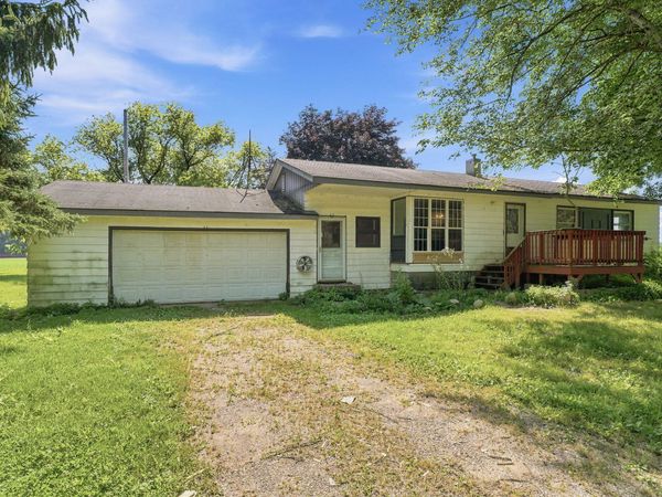 58989 48th Street, Lawrence, MI 49064