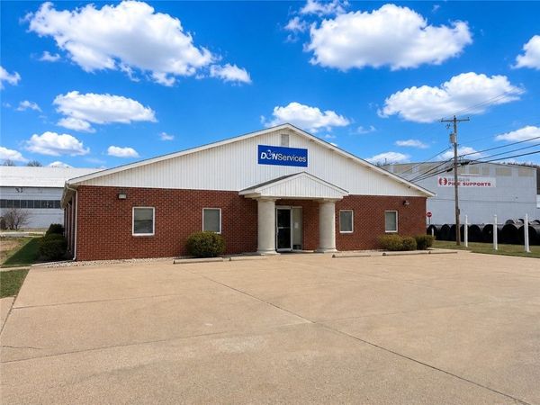568 Galiffa Dr , Donora, PA 15033